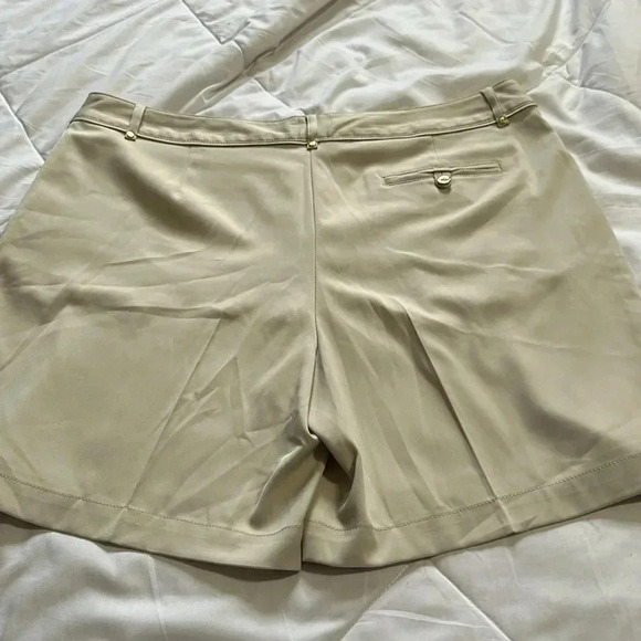 Lady Hagen khaki shorts size 12 golf - Picture 5 of 5